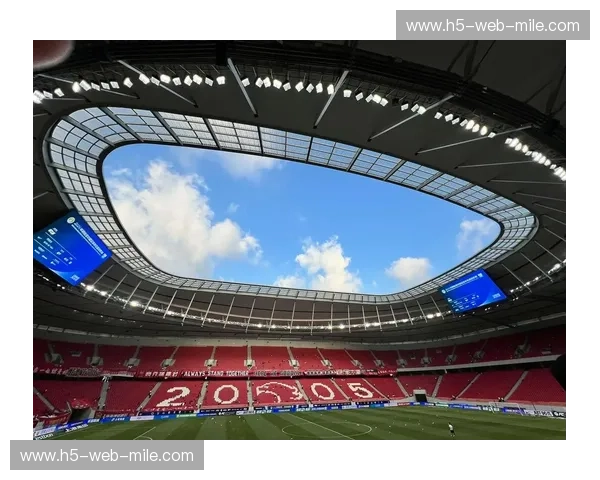 巅峰对决的永恒瞬间：深度复盘山东鲁能vs上海上港的史诗级绿茵博弈